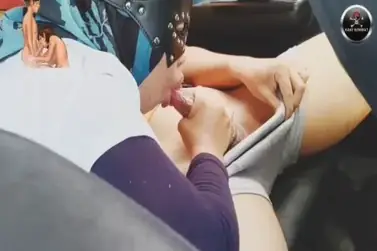 Tante Montok Ngemut Kontol di Mobil Sampai Crot Mulut